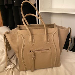 Tan tote bag.